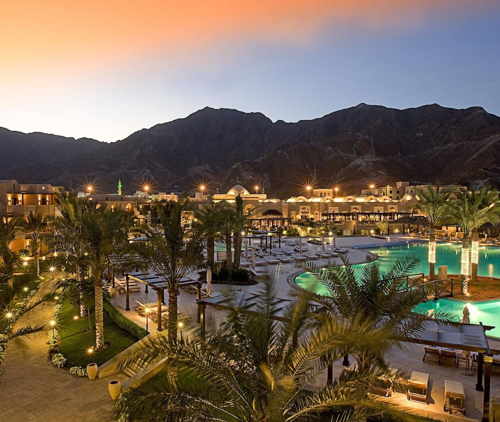 Miramar Al Aqah Beach Resort Extérieur photo The Ritz-Carlton, Ras Al Khaimah
