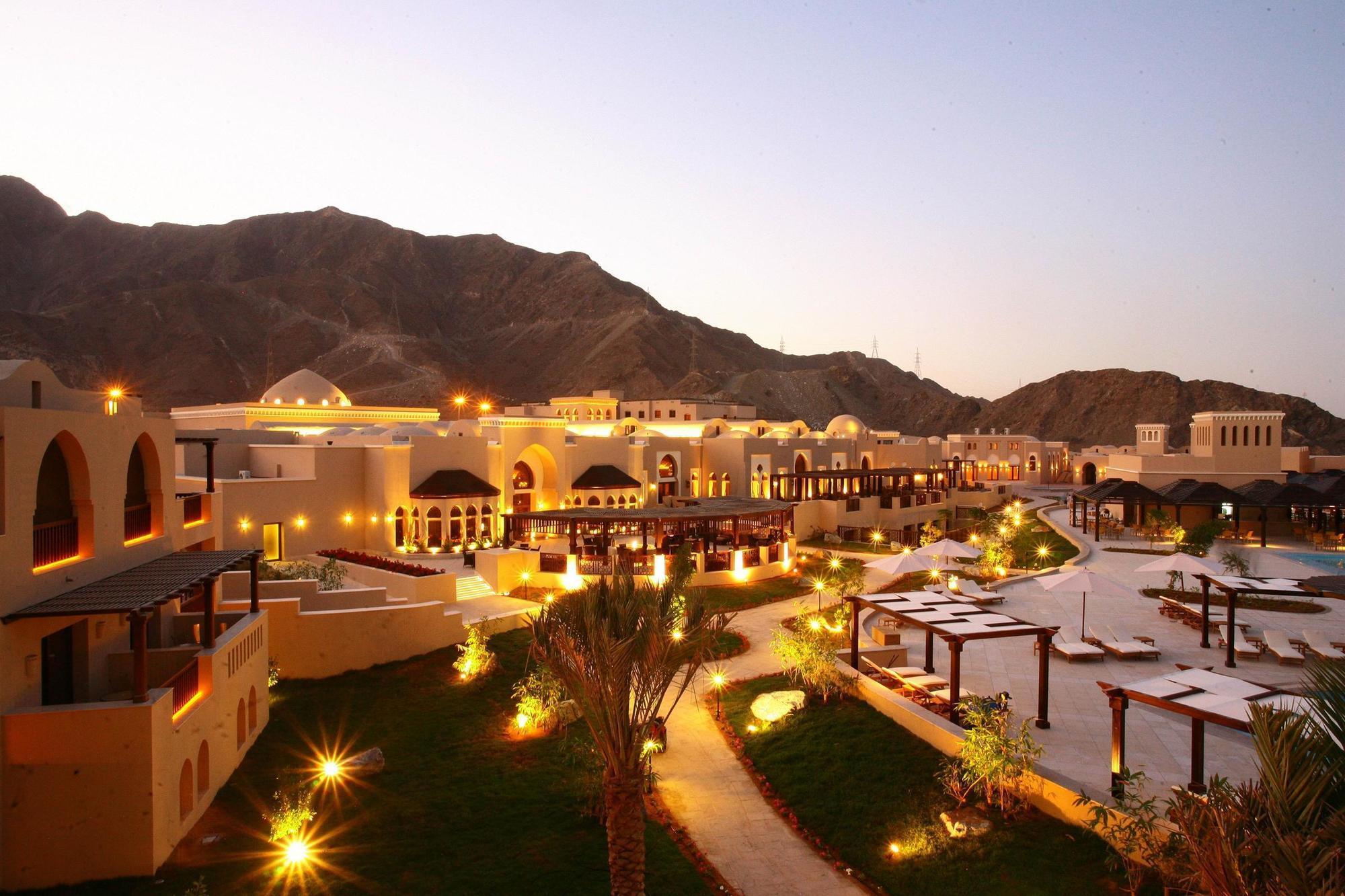 Miramar Al Aqah Beach Resort Extérieur photo The Ritz-Carlton, Ras Al Khaimah