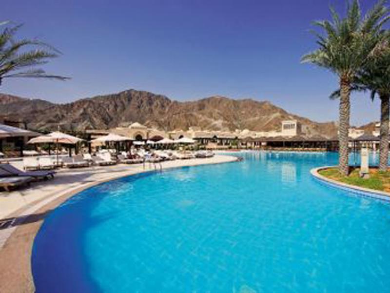 Miramar Al Aqah Beach Resort Extérieur photo The pool at the resort