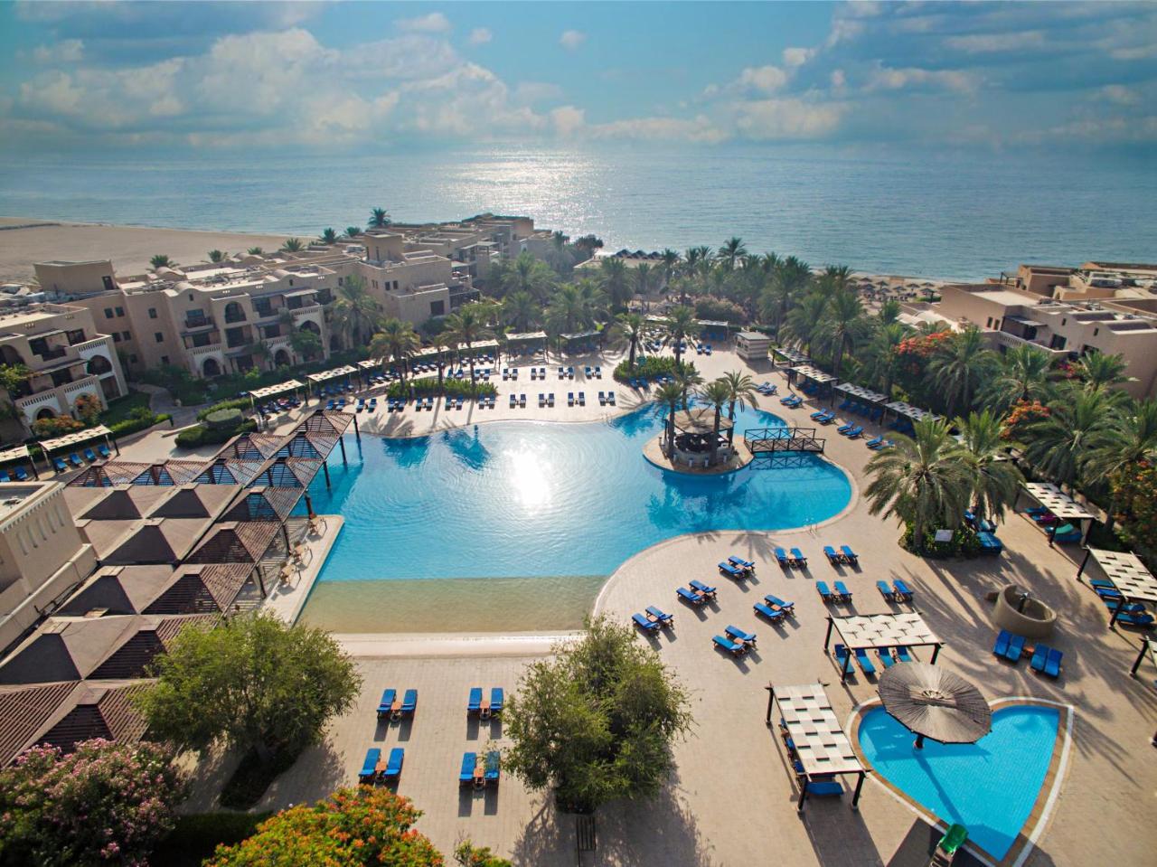 Miramar Al Aqah Beach Resort Extérieur photo Aerial view of the resort