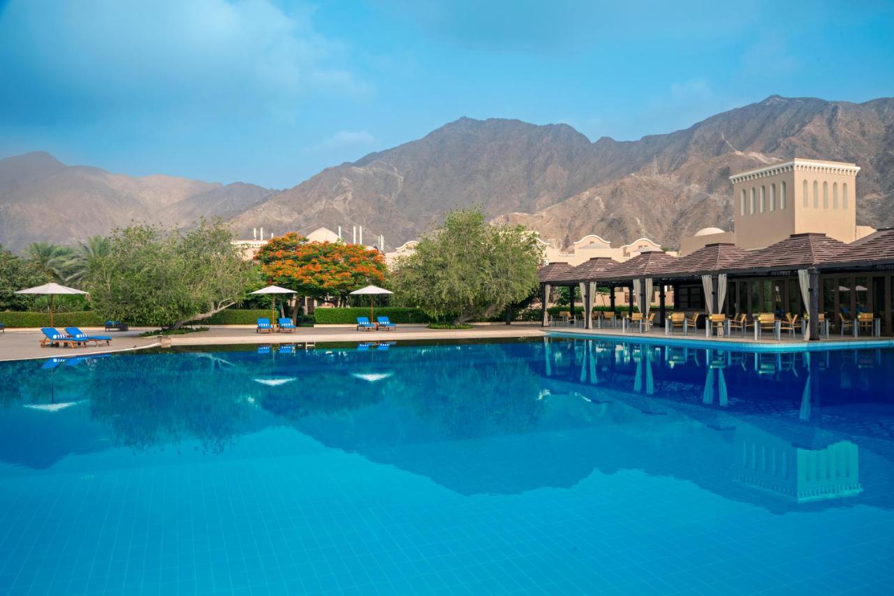 Miramar Al Aqah Beach Resort Extérieur photo The pool at the Ritz-Carlton, Ras Al Khaimah