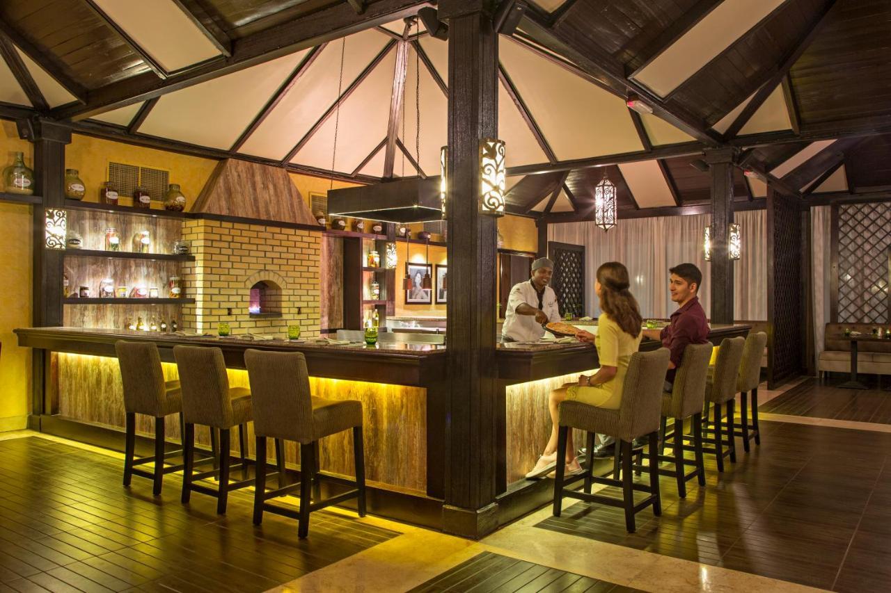 Miramar Al Aqah Beach Resort Extérieur photo The bar at the lobby
